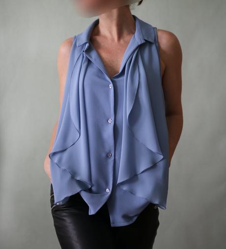 Bleděmodrá halenka bez rukávů rinascimento vel.40, l