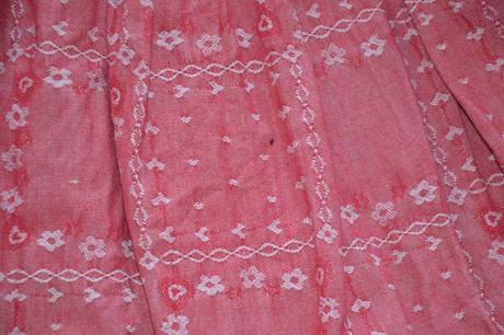 Jemné květované šaty, barva cihlová, 104