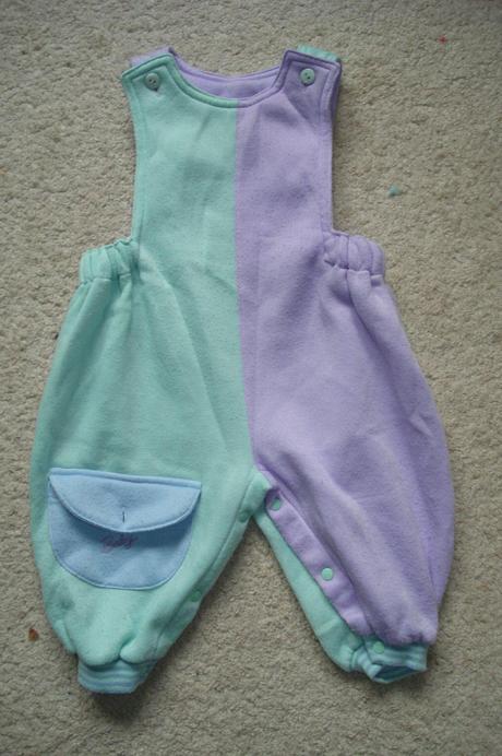 Tepláčky s laclem, 68