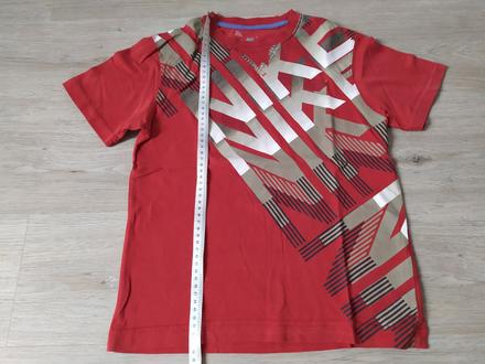 Červené tričko, nike,128