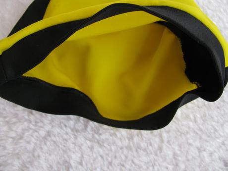 Koupací černožlutá elastická čepice, 98