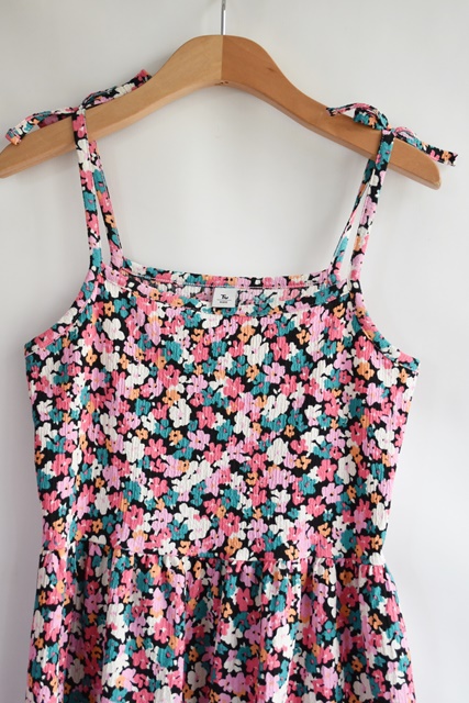 Šaty vel. 11 let, tu,146