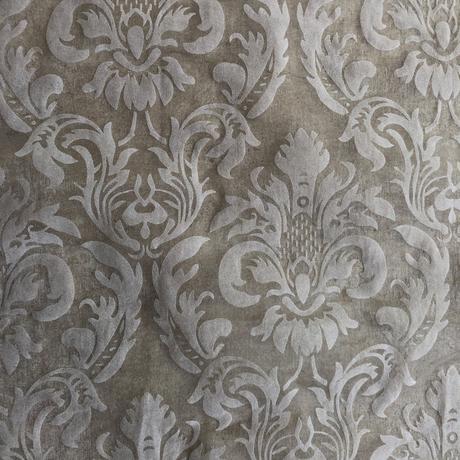 Bila decka se vzorem na stul 80x80cm,