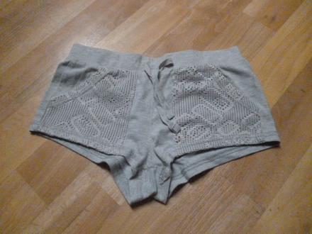 Kratasy s krajkou 7-8, 128