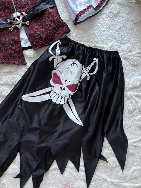 An26/ kostým pirátka - v.6/7 let, 