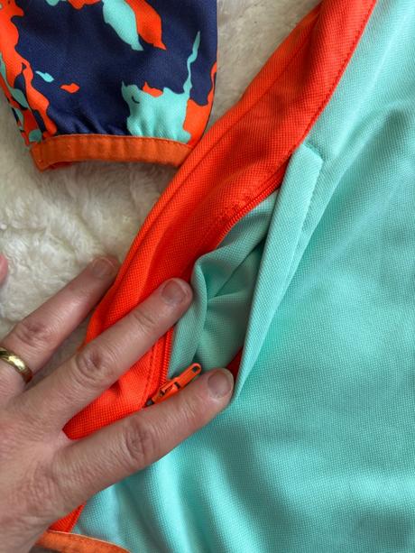 K6/ mikina sportovní - v.cca 8/9 let, 134