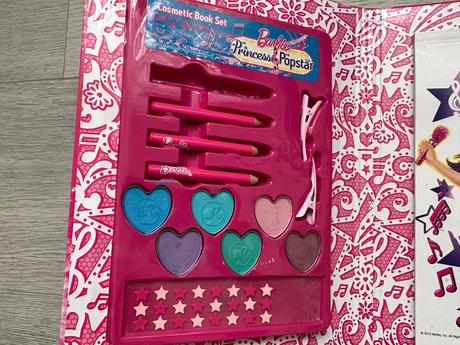 Sada barbie - omalovánky, líčení, pastelky, sponky,