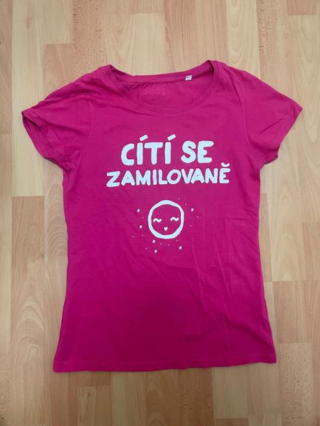 Tričko cítí se zamilovaně, 158