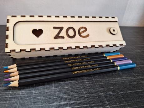 Dárková krabička na tužky / pastelky s vlastním jm, 