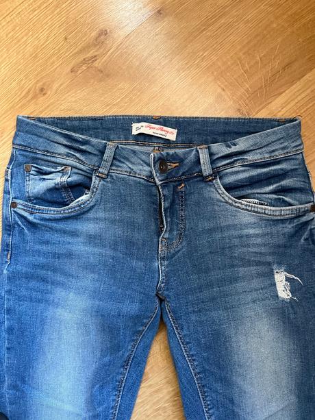 Trhané džíny, rifle, c&a,38