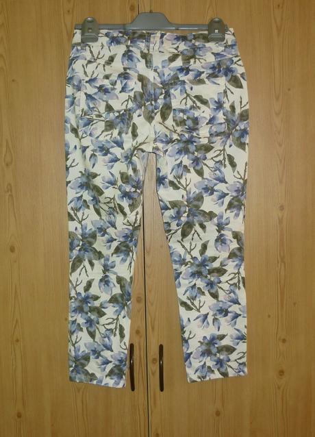 Světlé květované dámské 7/8 kalhoty takko fashion, takko,36