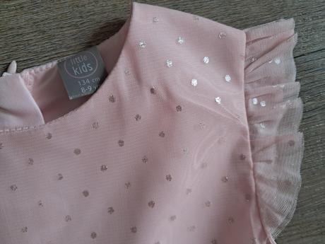 Tylové slavnostní šaty, 134