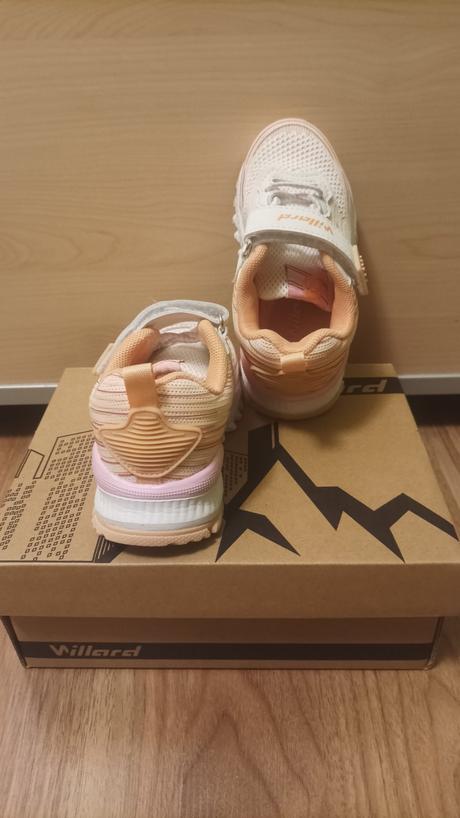 Dívčí tenisky - vel. 25, 25