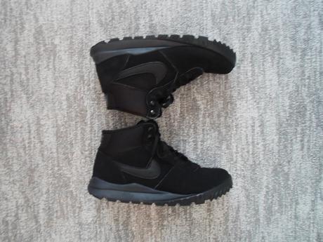 Černé kotníčkové boty tenisky botasky, nike,40