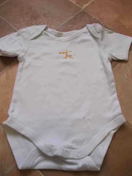 Body bílé se žirafou, c&a,68