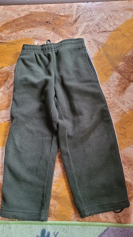 Teplé tepláky, 104