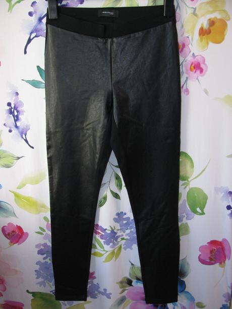 Černé koženkové kalhoty s pružným pasem, tchibo,38