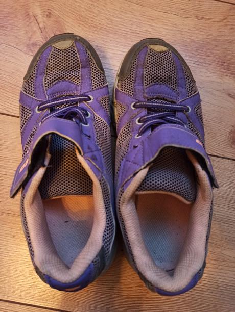 Trekové boty, tenisky, lotto,35