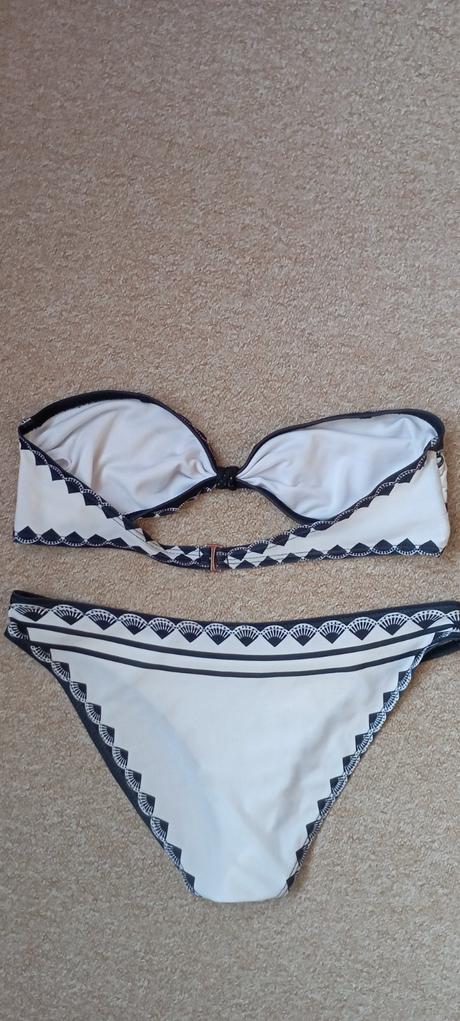 Dvoudílné plavky vel."m/l", m