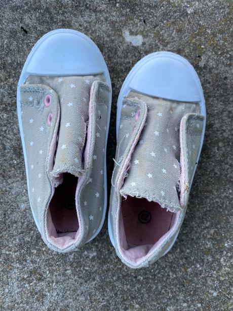 Holčičí tenisky vel. 23 s hvězdičkami, 23