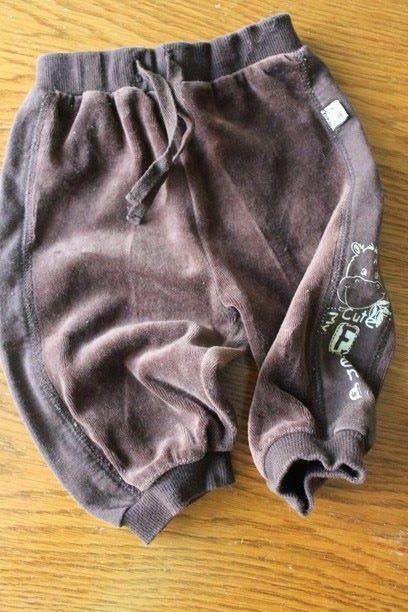 Sametové tepláčky, 62