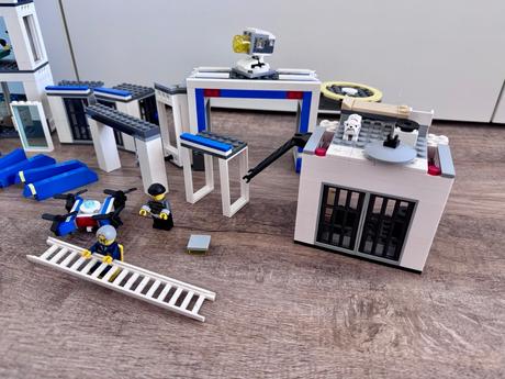 Policejní stanice lego, 