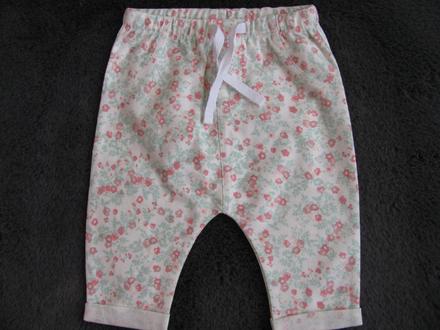 Kojenecké baggy kalhoty, tepláčky, 50