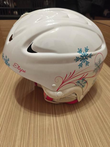 Dívčí helma, etape,s