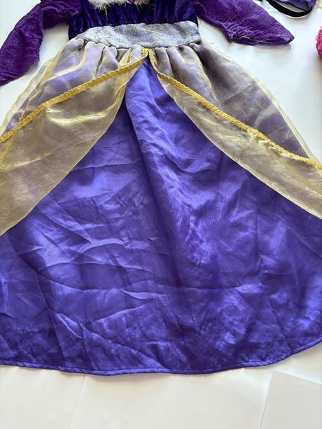 An9/ kostým zámecká paní - v.3/4 roky,