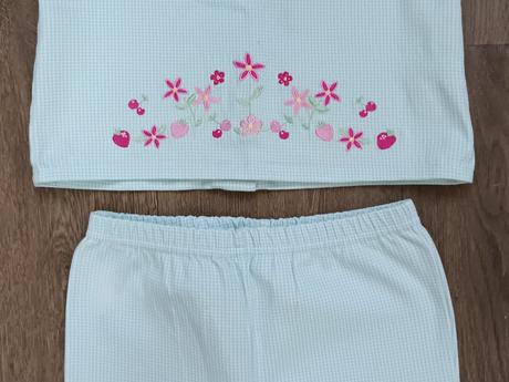 Retro letní souprava-top+kraťasy s výšivkou,v.119, 116