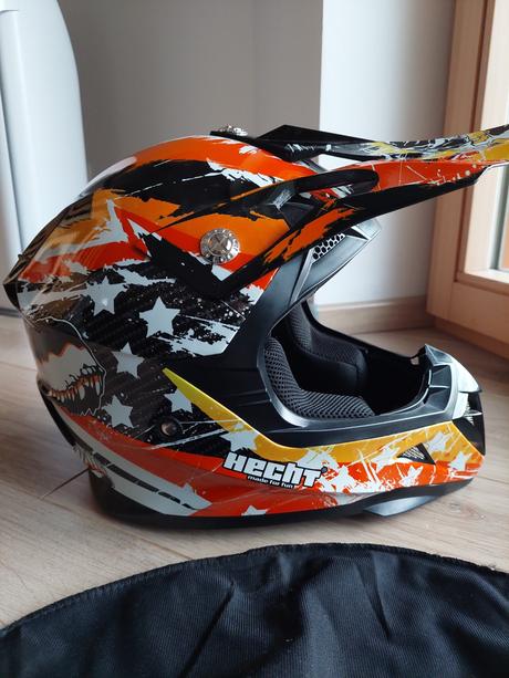 Přilba pro čtyřkolku a motocykly, 