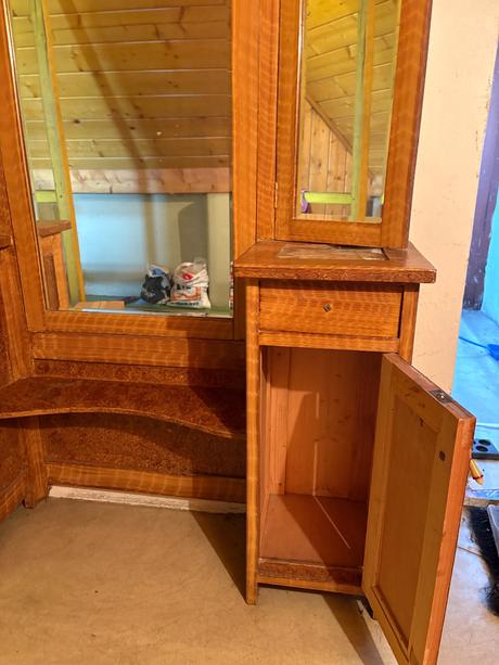 Toaletni stolek a zrcadlo/2nocni stolky 50-60leta,