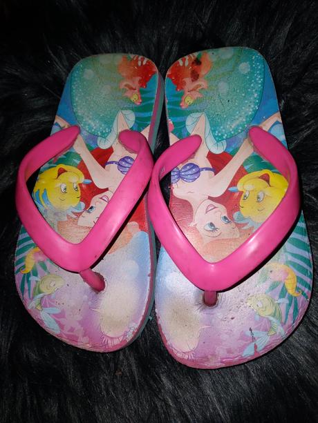 Dívčí žabky ariela vel. 24, vnit.stélka 16 cm, 24