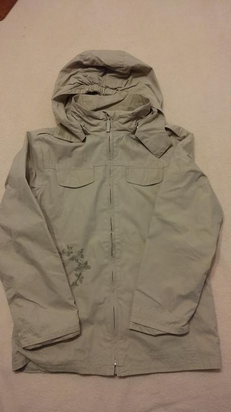 Kabátek/bunda outburst, 152