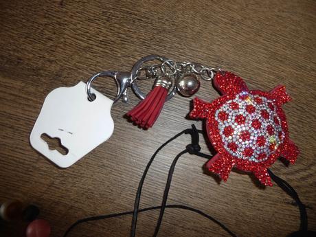 Mix řetízků a náramků+klíčenka, 