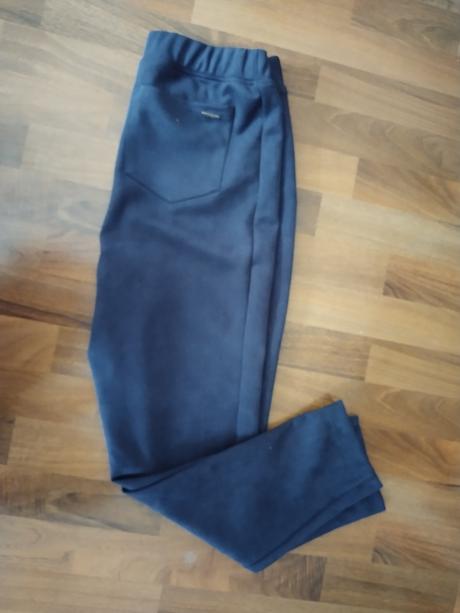 Tmavě modré kalhoty ke kotníkům, 40