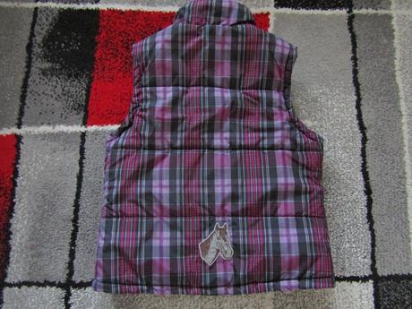 Zimní vesta s koníkem zn.staccato vel.128, staccato,128