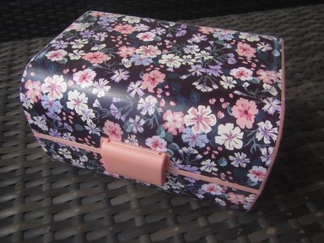 Box, krabička na svačinu kvítek,