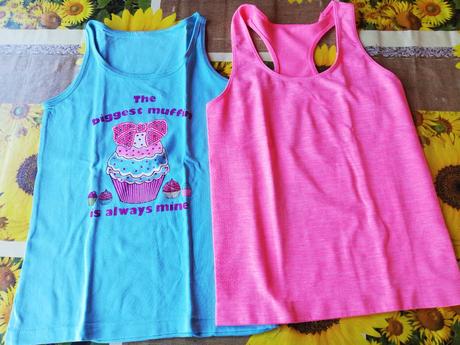 Sada dívčích tílek vel. 6-7 let., 122