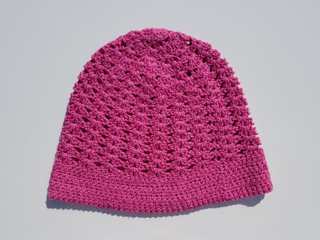 P33	dívčí elegantní háčkovaná čepice vel. 50-52, 110