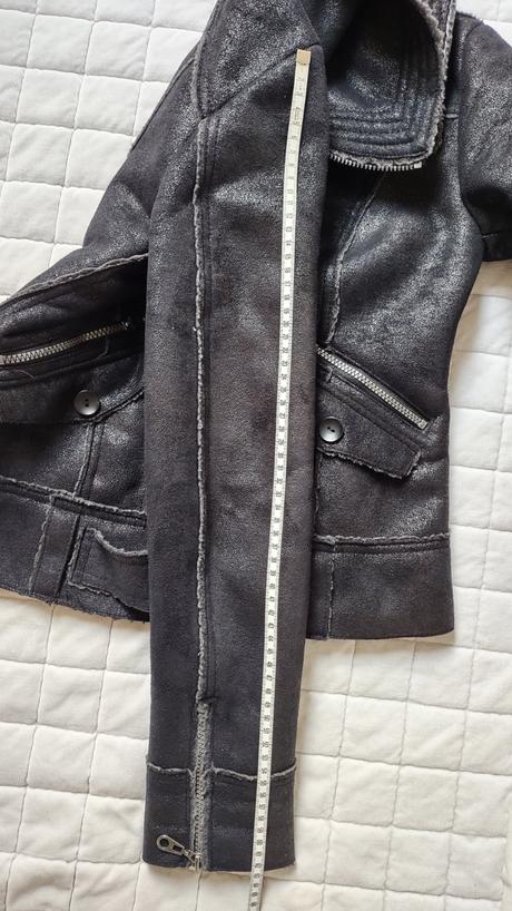 Černá bunda s kožíškem, clockhouse,s