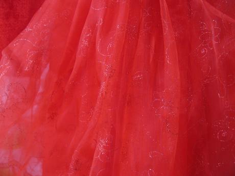 Sváteční vánoční červené tylové šaty, 116
