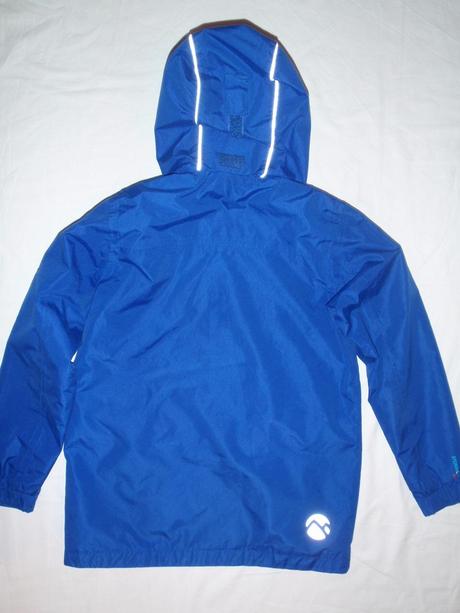 Nádherná modrá sportovní značková bunda, 140