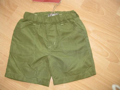 Zelené khaki kraťásky, rifle,68