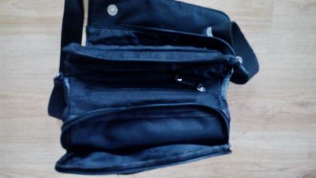 Tašky-kabelky                         4 kusy, 