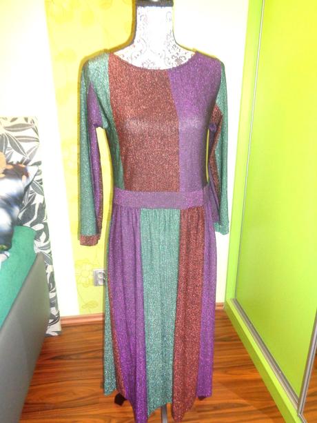 Luxusní pružné lesklé šaty, l