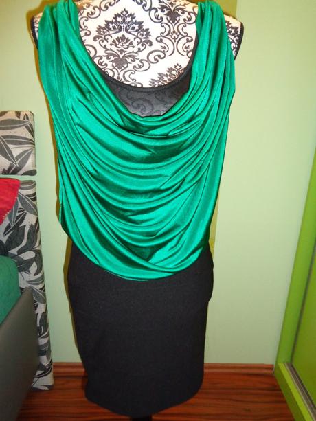 Luxusní zelenočerné pružné šaty, 36