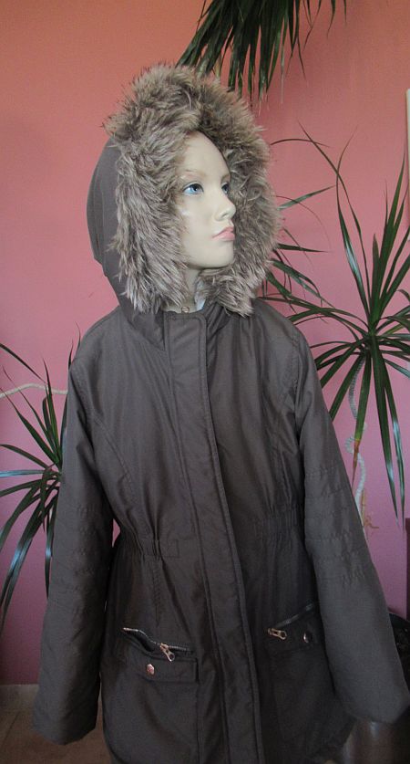 Zimní kabátek s kožíškem, john lewis,152