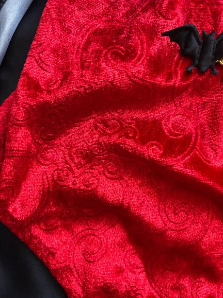 An25/ kostým drákula/ upír - v.8 let,