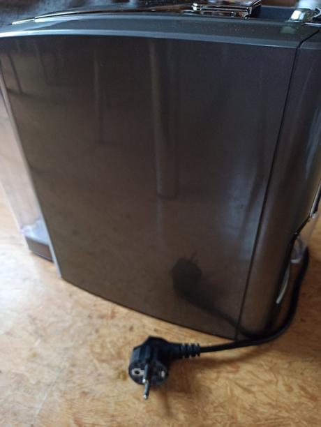 Automatický kávovar tchibo,